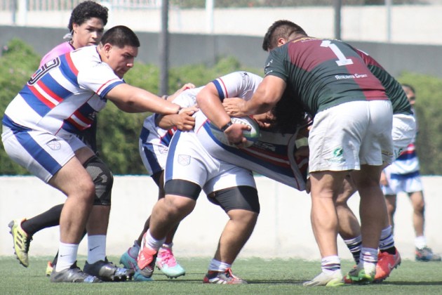 Jugador ejecutando un tackle preciso